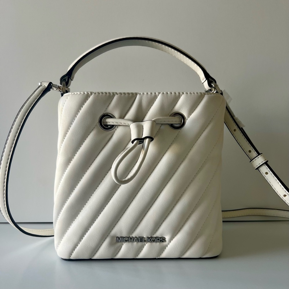 Michael Kors Suri White Leather Quilted Tote with 2 Straps and Card Case